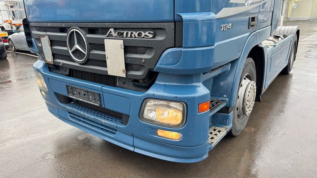 Mercedes-Benz Actros 1841 LS 4x2 tractor unit - retarder - Tractor unit: picture 2 Mercedes-Benz Actros 1841 LS 4x2 tractor unit - retarder - Tractor unit: picture 2