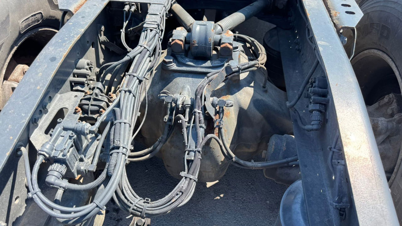 Tractor unit Mercedes-Benz Actros 1853 LS 4x2 tractor unit - retarder - tipp. hydraulics: picture 8