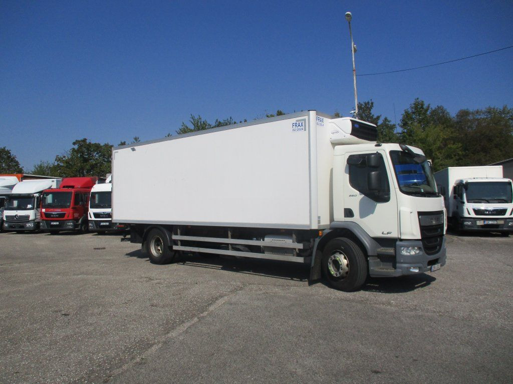DAF LF 18.260 Xarios 600 - Refrigerator truck: picture 2 DAF LF 18.260 Xarios 600 - Refrigerator truck: picture 2