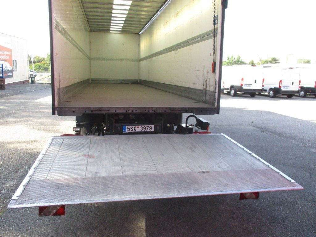 Box truck DAF LF 18.290: picture 8