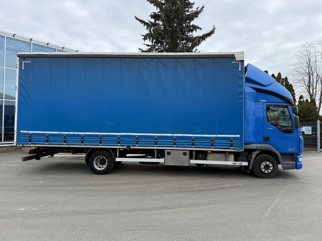 DAF LF220 EURO 6 - Curtainsider truck: picture 3 DAF LF220 EURO 6 - Curtainsider truck: picture 3