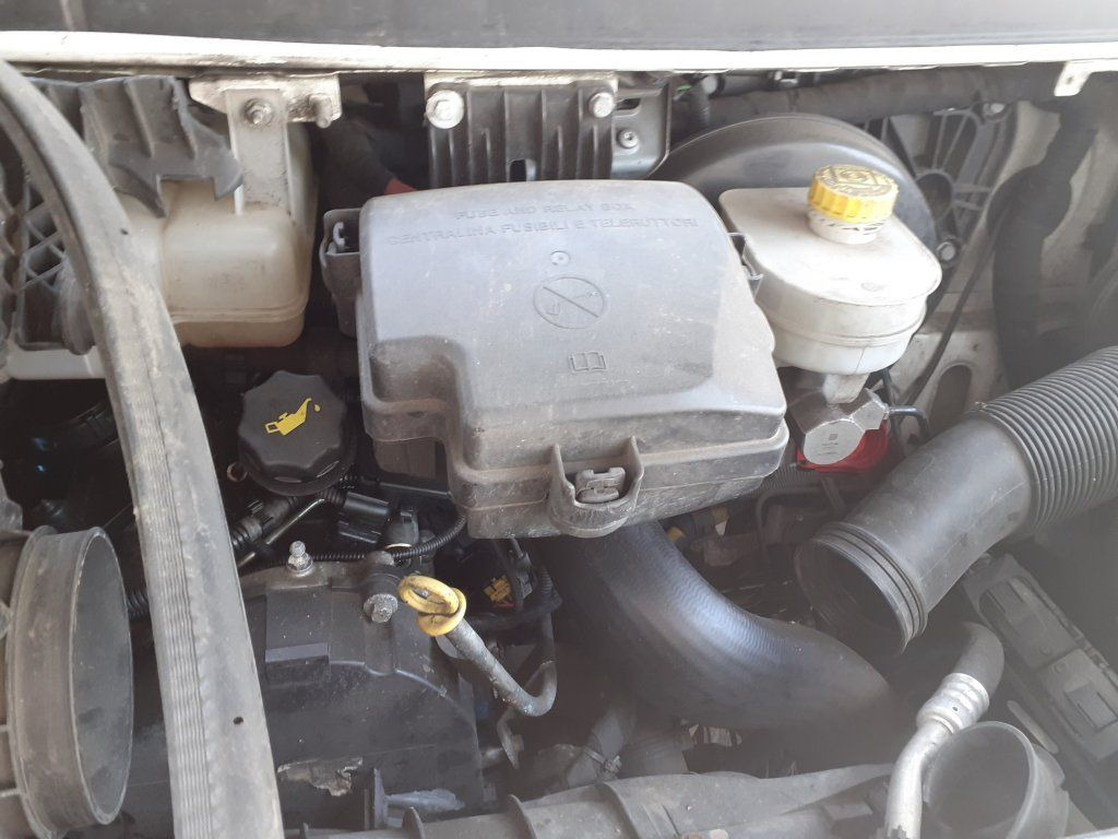 Box van Iveco Daily 35S16 mit LBW DAMAGED: picture 6