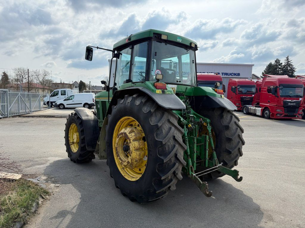 Farm tractor John Deere 7800: picture 7