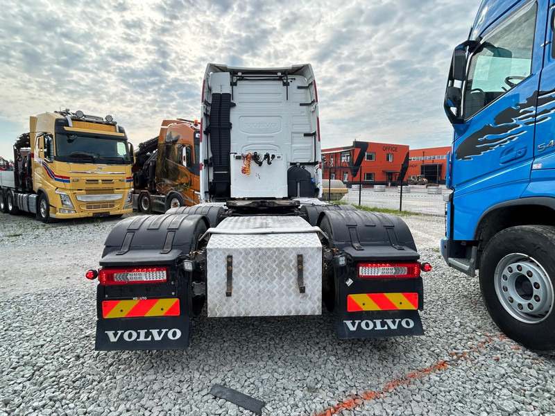 Volvo FH 16 750 6x2 | HIDASTIN | HYDRAULIIKKA | ADR | GLOBE XL | TULOSSA - Tractor unit: picture 5 Volvo FH 16 750 6x2 | HIDASTIN | HYDRAULIIKKA | ADR | GLOBE XL | TULOSSA - Tractor unit: picture 5