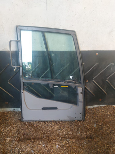 Excavator Door - Door and parts for Excavator: picture 2 Excavator Door - Door and parts for Excavator: picture 2