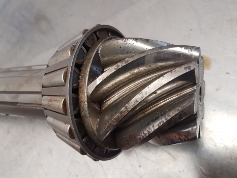 Case David Brown 1594 Hydro Pinion Bevel Shaft K965821, 951918 - Transmission for Farm tractor: picture 3 Case David Brown 1594 Hydro Pinion Bevel Shaft K965821, 951918 - Transmission for Farm tractor: picture 3
