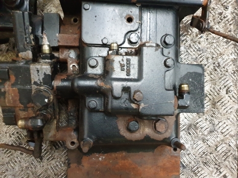 Hydraulics for Farm tractor Case International 84, 85, 95 Ser Hydraulic Lift Cover Assy 406003r22, 399885r1: picture 6