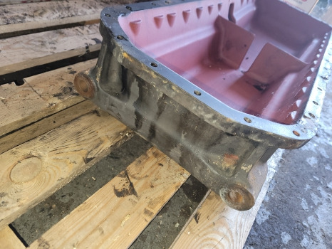 Claas Ares 600 Series 656rc Engine Oil Sump, Pan 6005026665, R125588, R504326 - Engine and parts: picture 3 Claas Ares 600 Series 656rc Engine Oil Sump, Pan 6005026665, R125588, R504326 - Engine and parts: picture 3