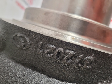 Claas Arion 600 A36, A37 Carraro 20.25si Front Axle Swivel Housing Lhs 0011500110 - Front axle: picture 4 Claas Arion 600 A36, A37 Carraro 20.25si Front Axle Swivel Housing Lhs 0011500110 - Front axle: picture 4