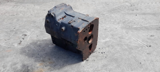 Deutz-fahr Agroton 106 Zf Transmission Housing 2093401026, 04424905, 2093401026f - Gearbox: picture 1 Deutz-fahr Agroton 106 Zf Transmission Housing 2093401026, 04424905, 2093401026f - Gearbox: picture 1