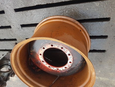 Fendt 724 S4 Massey Ferguson Front Wheel Rim W18x28, Red H718701024018 - Rim for Farm tractor: picture 5 Fendt 724 S4 Massey Ferguson Front Wheel Rim W18x28, Red H718701024018 - Rim for Farm tractor: picture 5
