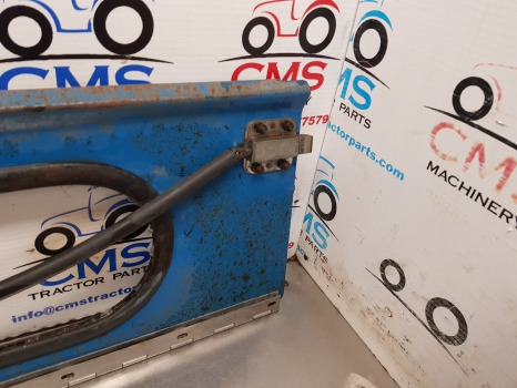 Ford 7710, 10, 600, Tw Q Cab Series, Bottom Rear Panel Windows 83947037 - Window and parts: picture 3 Ford 7710, 10, 600, Tw Q Cab Series, Bottom Rear Panel Windows 83947037 - Window and parts: picture 3