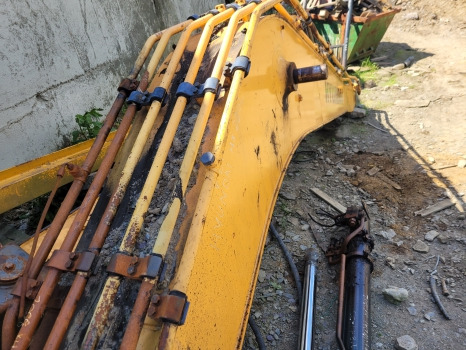 Hyundai Hx220lc Boom 5.68 M 61k6-10100, 61k6-11062 - Boom for Excavator: picture 5 Hyundai Hx220lc Boom 5.68 M 61k6-10100, 61k6-11062 - Boom for Excavator: picture 5