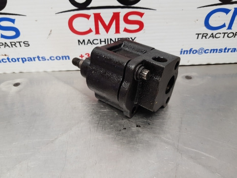 John Deere 1630, 6200, 2140, 2130 Engine Oil Pump Re35685, T20298, Ar59621 - Oil pump for Agricultural machinery: picture 2 John Deere 1630, 6200, 2140, 2130 Engine Oil Pump Re35685, T20298, Ar59621 - Oil pump for Agricultural machinery: picture 2