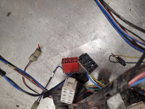 Cables/ Wire harness Massey Ferguson 4355, 4255, 4245 Cab Roof Wiring Loom Roof Wiring Loom: picture 8 Cables/ Wire harness Massey Ferguson 4355, 4255, 4245 Cab Roof Wiring Loom Roof Wiring Loom: picture 8