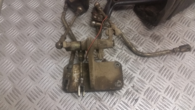 New Holland Backhoe Control Levers (85803802, 85803784) And Assy (85804899) - Cab and interior for Backhoe loader: picture 2 New Holland Backhoe Control Levers (85803802, 85803784) And Assy (85804899) - Cab and interior for Backhoe loader: picture 2