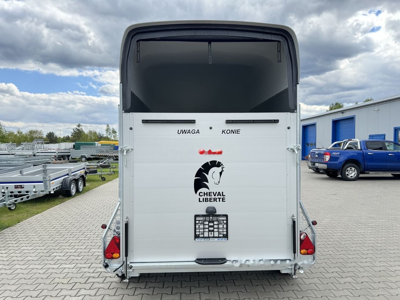 Cheval Liberté Gold Origins ALU przyczepa do przewozu 2 koni 2000kg + siodlarni - Horse trailer: picture 5 Cheval Liberté Gold Origins ALU przyczepa do przewozu 2 koni 2000kg + siodlarni - Horse trailer: picture 5