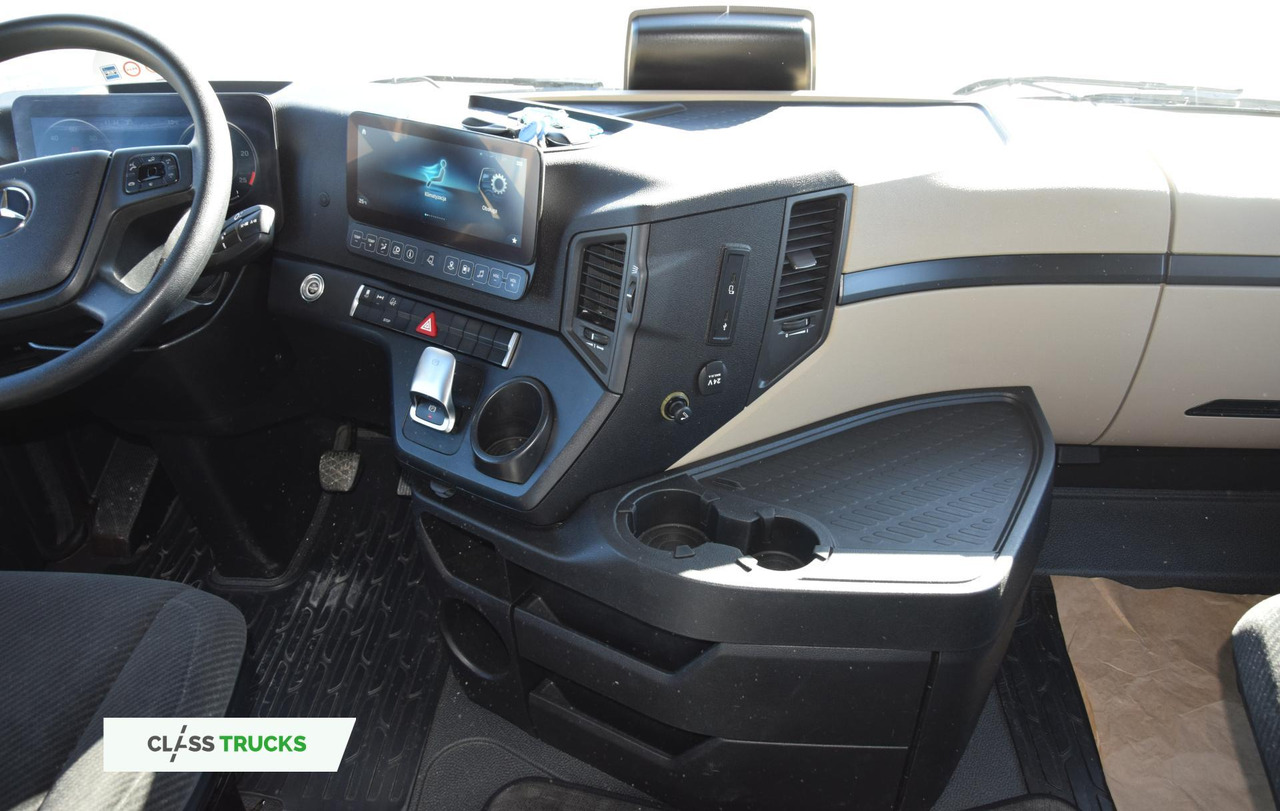 Tractor unit Mercedes-Benz Actros 5 1845 BigSpace Adaptive Cruise Control: picture 10 Tractor unit Mercedes-Benz Actros 5 1845 BigSpace Adaptive Cruise Control: picture 10
