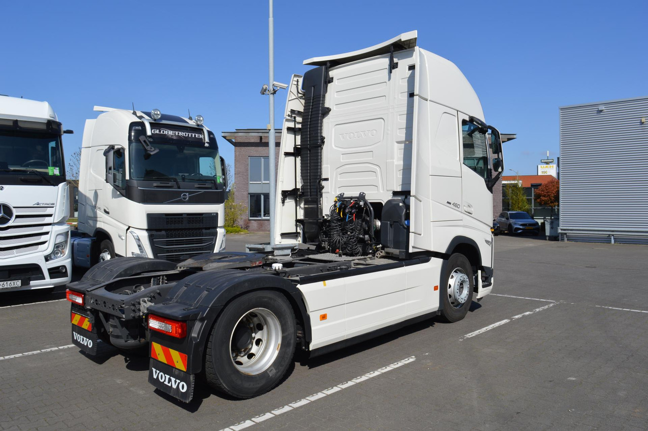 Volvo FH 460 Globetrotter XL i-Save Side Skirts - Tractor unit: picture 4 Volvo FH 460 Globetrotter XL i-Save Side Skirts - Tractor unit: picture 4