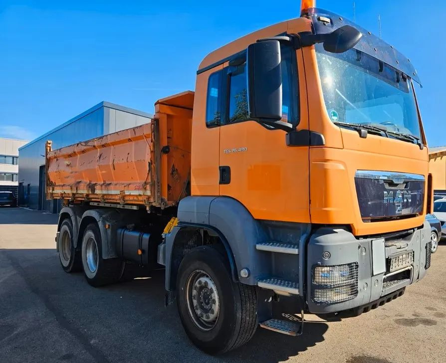 MAN TGS 26.480 6x4 WYWROTKA 3-STRONNA | AUTOMAT | EURO 5 | PRZEBIEG 310 000km! - Tipper: picture 1 MAN TGS 26.480 6x4 WYWROTKA 3-STRONNA | AUTOMAT | EURO 5 | PRZEBIEG 310 000km! - Tipper: picture 1