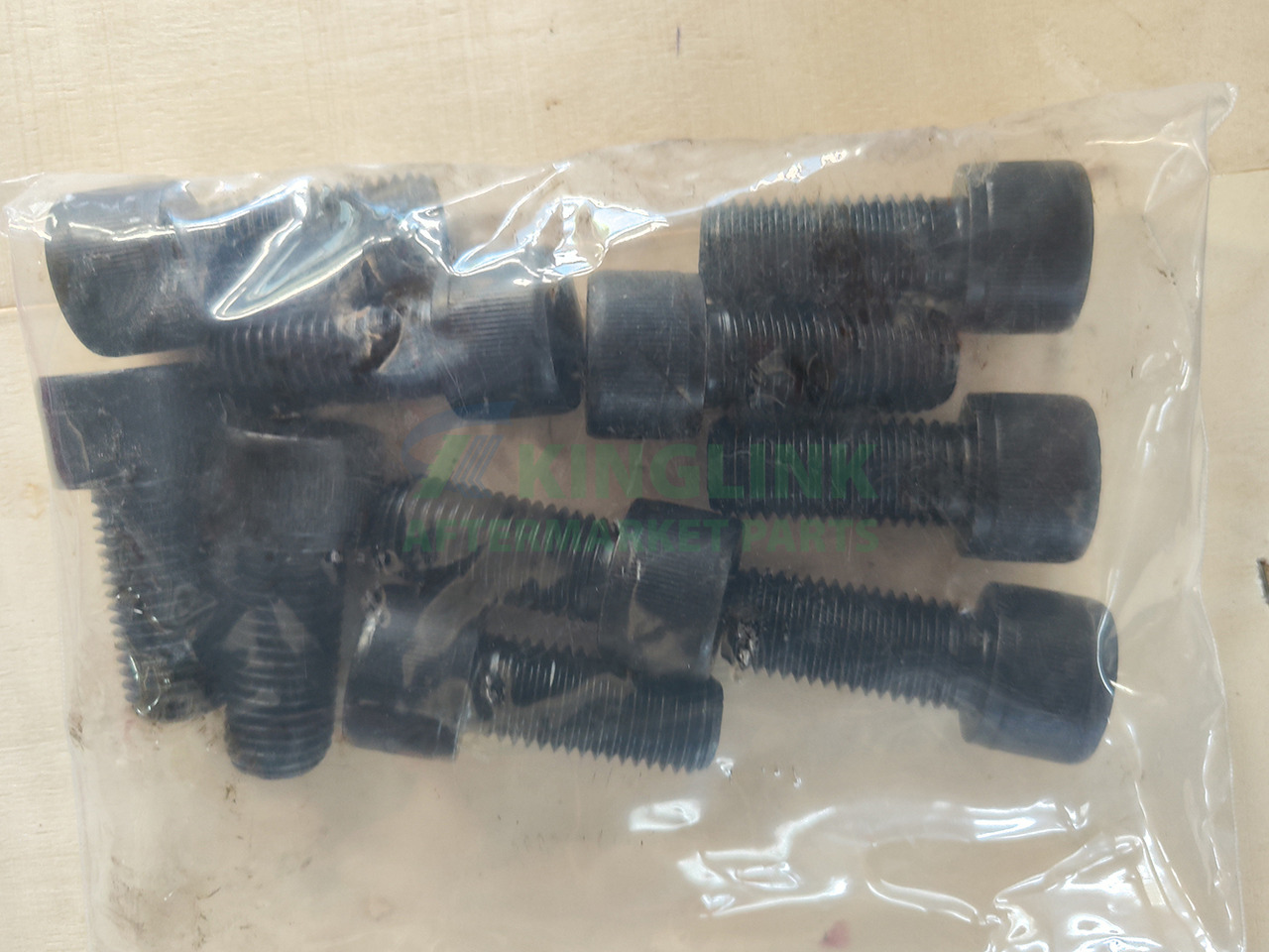 KINGLINK VSI Crusher Spare Parts Socket Head Screw 2222-2299 for Terex Canica2000DD 2000SD - Spare parts for Construction machinery: picture 1 KINGLINK VSI Crusher Spare Parts Socket Head Screw 2222-2299 for Terex Canica2000DD 2000SD - Spare parts for Construction machinery: picture 1