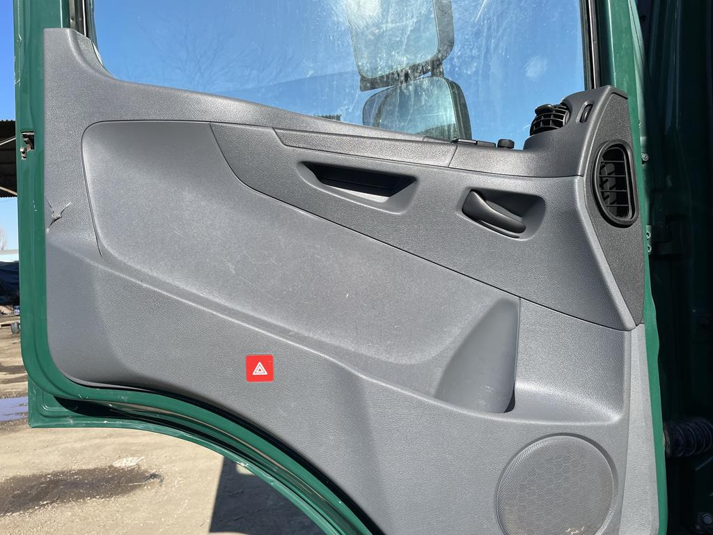 Cab for Truck MERCEDES-BENZ AXOR 1843: picture 12 Cab for Truck MERCEDES-BENZ AXOR 1843: picture 12