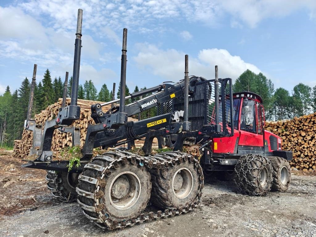 Komatsu 875  - Forwarder: picture 5 Komatsu 875  - Forwarder: picture 5