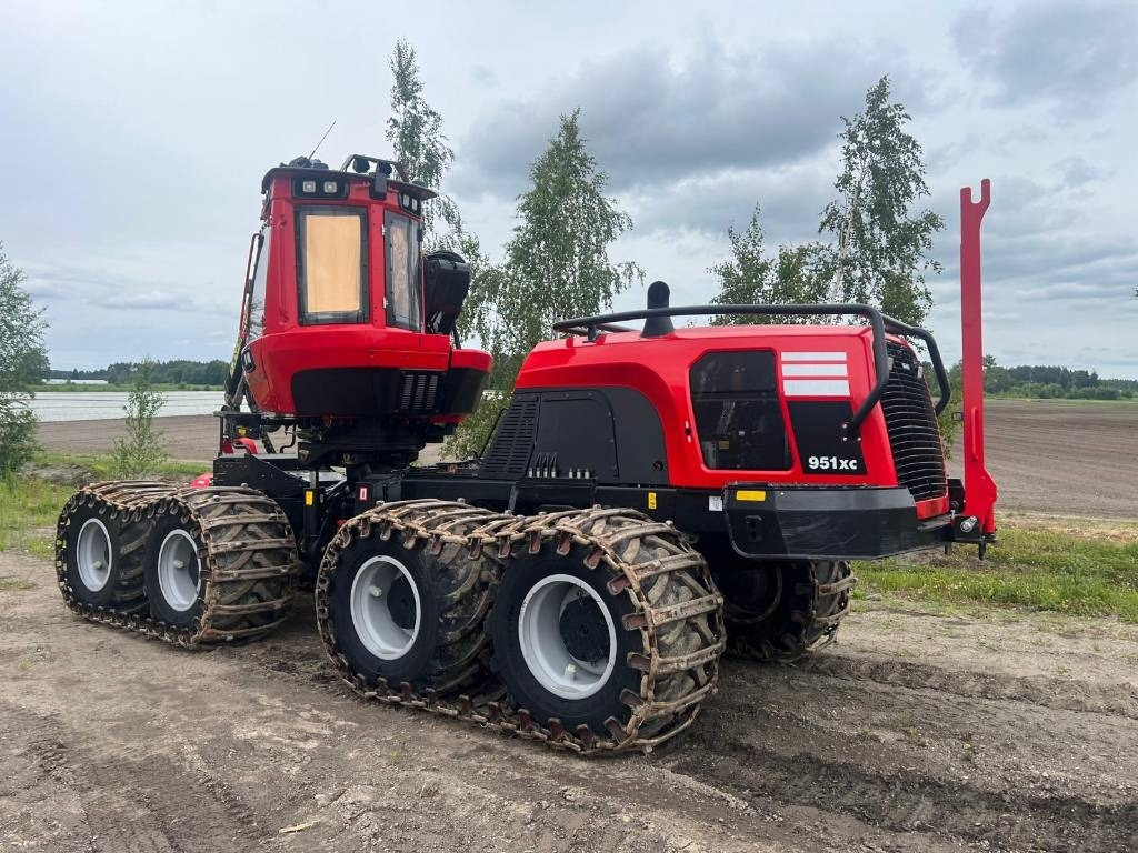 Komatsu 951 XC  - Forestry harvester: picture 4 Komatsu 951 XC  - Forestry harvester: picture 4