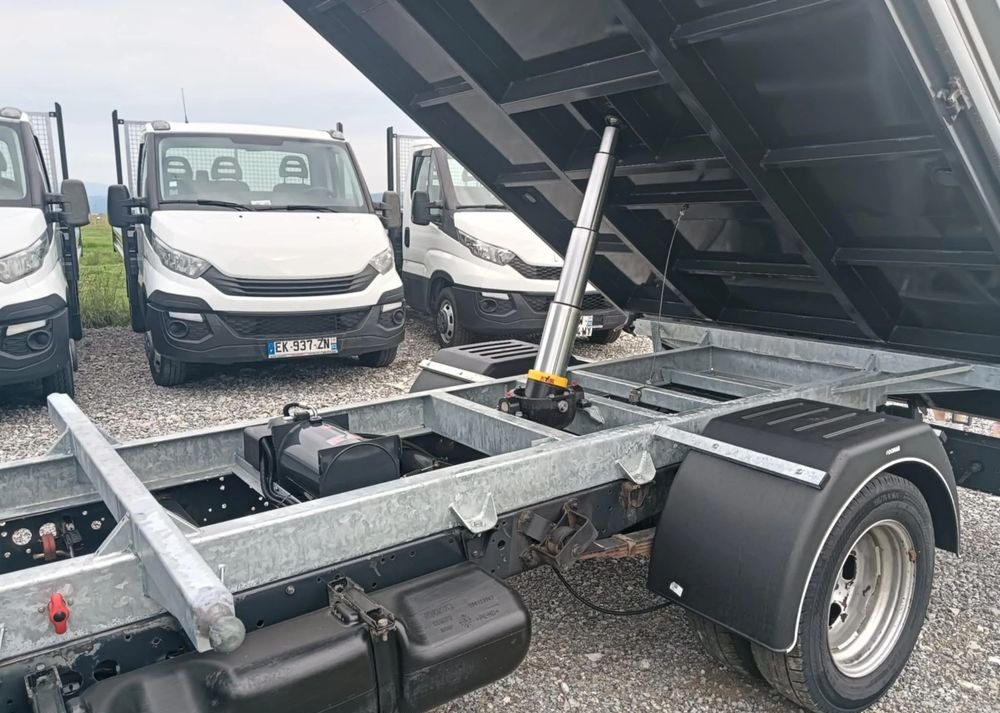 Iveco 35C13, 35C12, 35C14, 35C15 - Tipper van: picture 2 Iveco 35C13, 35C12, 35C14, 35C15 - Tipper van: picture 2