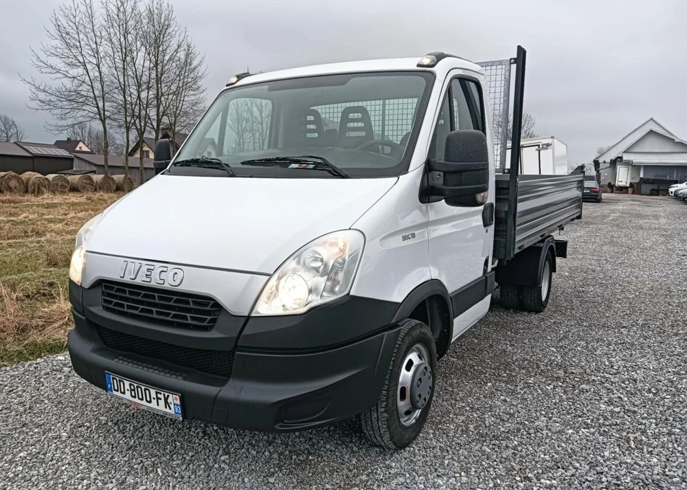 Iveco 35C13, 35C12, 35C15 - Tipper van: picture 4 Iveco 35C13, 35C12, 35C15 - Tipper van: picture 4