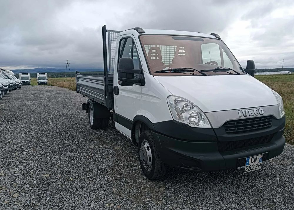 Iveco 35C13, 35C12 - Tipper van: picture 2 Iveco 35C13, 35C12 - Tipper van: picture 2
