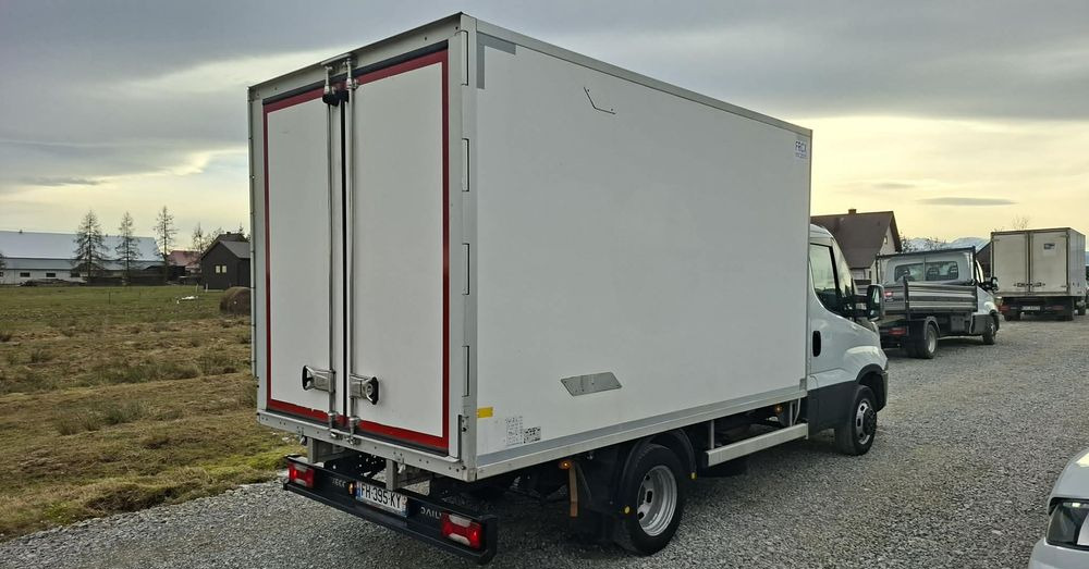 Iveco 35C14, 35C13, 35C12, 35C15 - Refrigerated van: picture 5 Iveco 35C14, 35C13, 35C12, 35C15 - Refrigerated van: picture 5