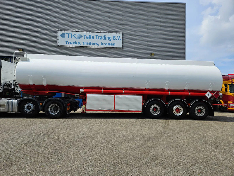 LAG O-3-43 Pt 48.500 L, 6 compartimenten pomp digitale tellers brandstof - Tank semi-trailer: picture 3 LAG O-3-43 Pt 48.500 L, 6 compartimenten pomp digitale tellers brandstof - Tank semi-trailer: picture 3