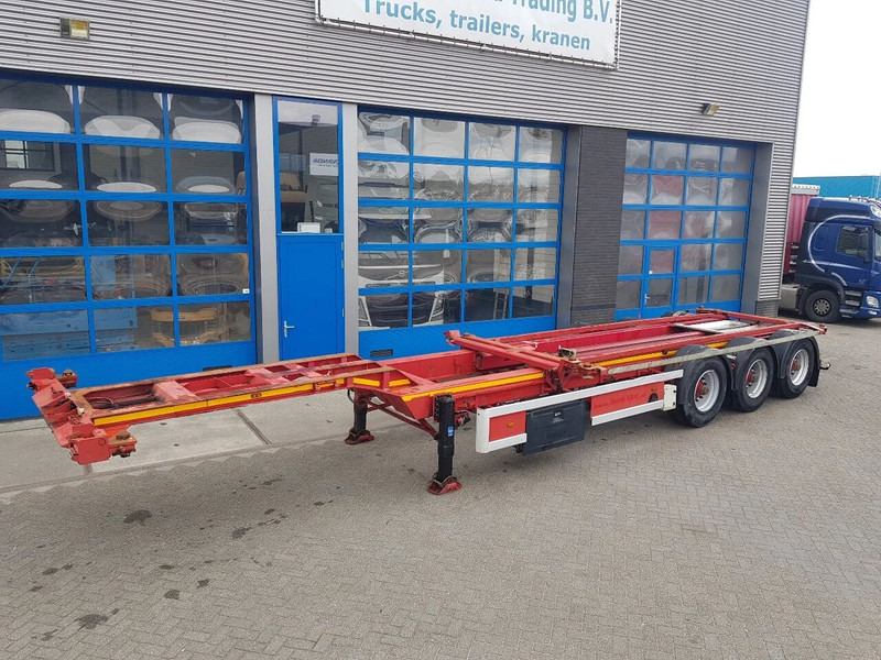 Container transporter/ Swap body semi-trailer Renders RSCC 12.27 Sliding Table Multi chassis ADR: picture 1