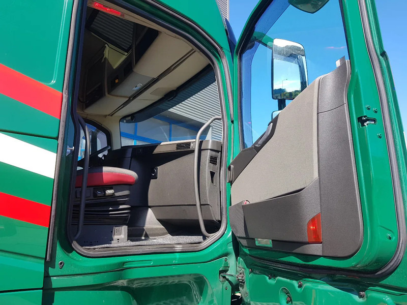 Lease a Volvo FH 500 8x2 Euro 6 Netherlands truck Volvo FH 500 8x2 Euro 6 Netherlands truck: picture 16 Lease a Volvo FH 500 8x2 Euro 6 Netherlands truck Volvo FH 500 8x2 Euro 6 Netherlands truck: picture 16