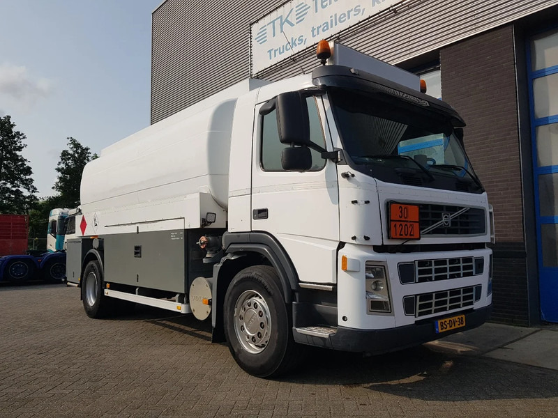 Volvo FM 9.340 Petrol, Diesel 17000 Ltr. 3 Compartementen - Tank truck: picture 5 Volvo FM 9.340 Petrol, Diesel 17000 Ltr. 3 Compartementen - Tank truck: picture 5