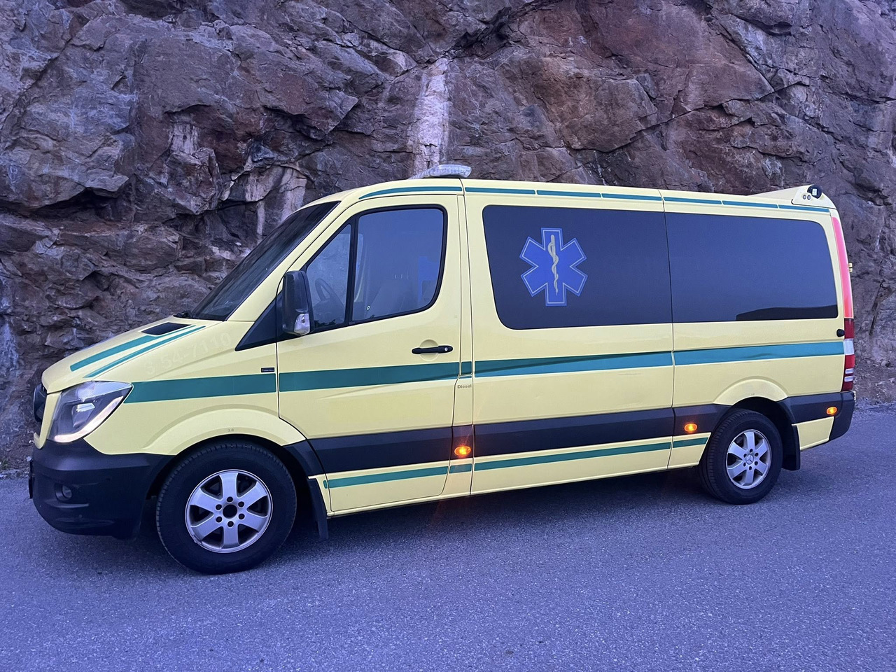 Mercedes-Benz Sprinter 316 - 2 stretcher AMBULANCE - RESERERAD !! - Ambulance: picture 5 Mercedes-Benz Sprinter 316 - 2 stretcher AMBULANCE - RESERERAD !! - Ambulance: picture 5