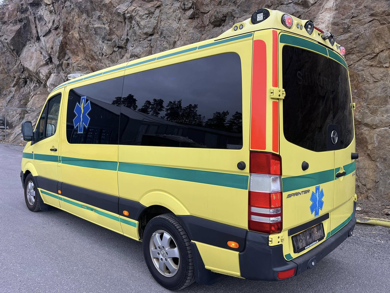 Mercedes-Benz Sprinter 316 - 2 stretcher ambulance / Krankenwagen / Швидка допомога - Ambulance: picture 3 Mercedes-Benz Sprinter 316 - 2 stretcher ambulance / Krankenwagen / Швидка допомога - Ambulance: picture 3