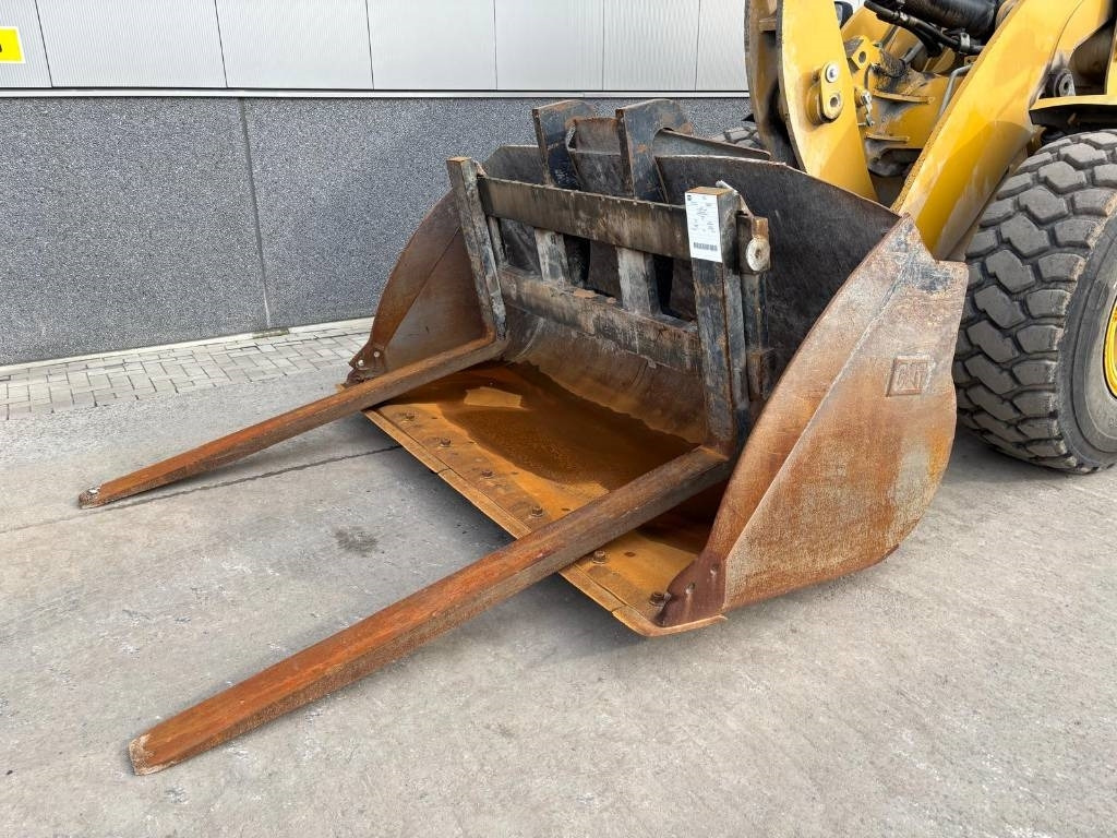 CAT 938 M (Under Preparation / Bucket + Forks) - Wheel loader: picture 2 CAT 938 M (Under Preparation / Bucket + Forks) - Wheel loader: picture 2