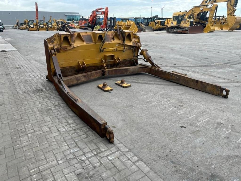 CAT D 6 XL Blade + Pusharms - Blade: picture 4 CAT D 6 XL Blade + Pusharms - Blade: picture 4