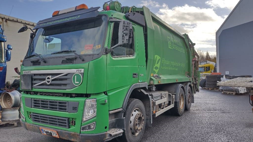 Volvo FM330 6x2 Norba pakkaaja,molokki nostin, manuaali - Garbage truck: picture 2 Volvo FM330 6x2 Norba pakkaaja,molokki nostin, manuaali - Garbage truck: picture 2