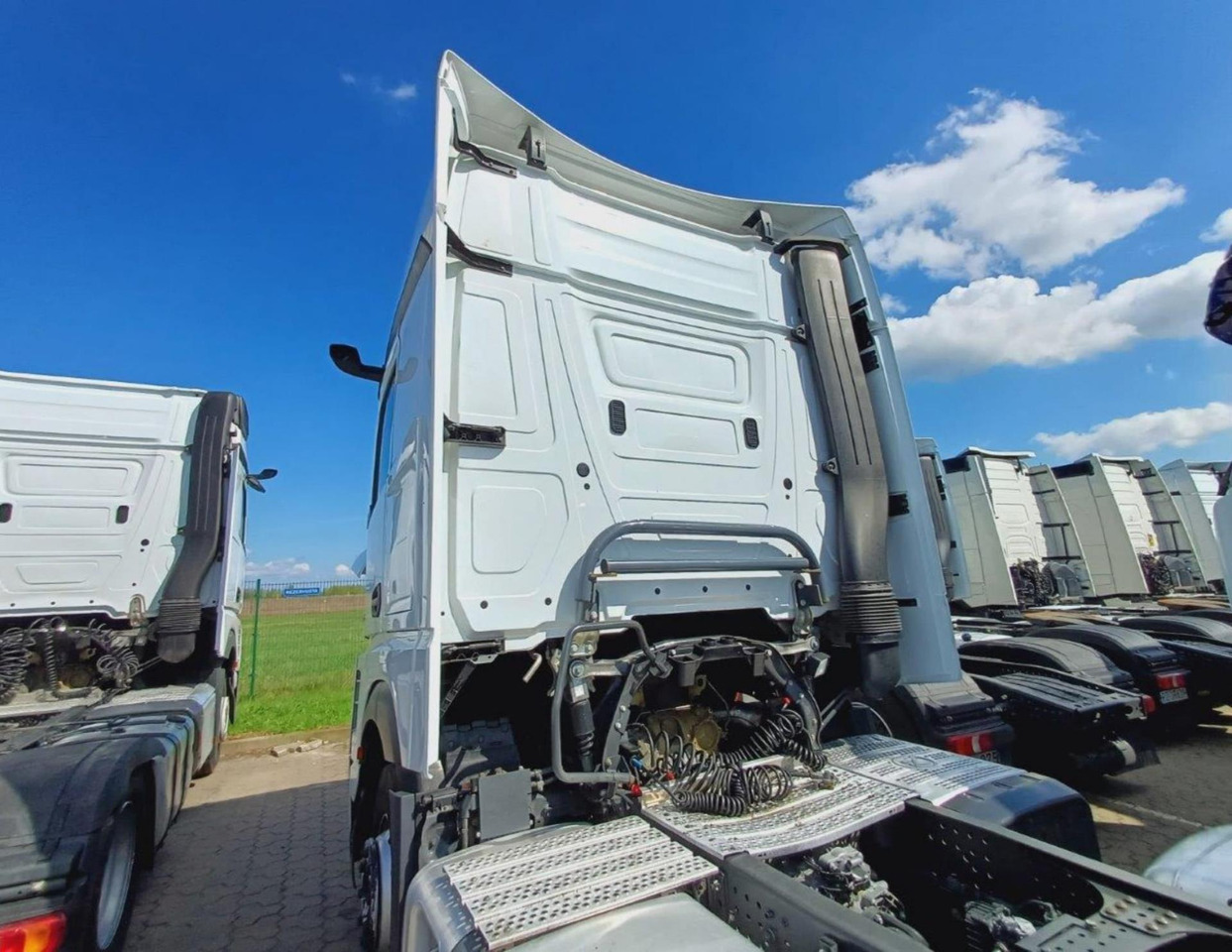 Tractor unit 2021 Mercedes-Benz Actros 5 1845 BigSpace: picture 10