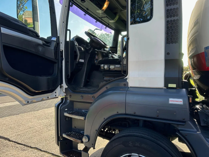 MAN TGS 26.360 / NL TRUCK / EURO 5 / 6x2 / LENK-LIFT / DIJSEL 5 COMP. 23,2 m3 / AUTOMATIC - Tank truck: picture 4 MAN TGS 26.360 / NL TRUCK / EURO 5 / 6x2 / LENK-LIFT / DIJSEL 5 COMP. 23,2 m3 / AUTOMATIC - Tank truck: picture 4