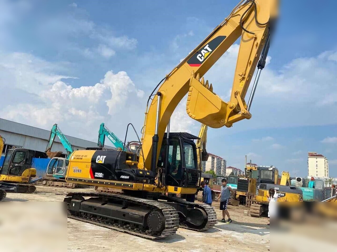 CATERPILLAR 320D2 - Crawler excavator: picture 2 CATERPILLAR 320D2 - Crawler excavator: picture 2