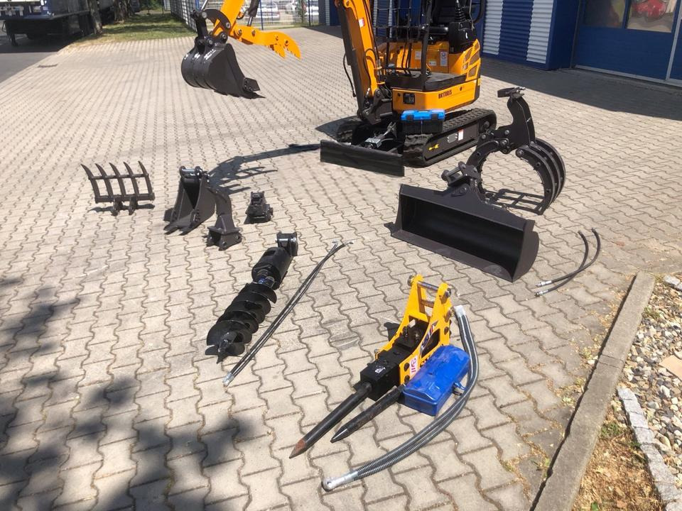 Minibagger BK1700JS inkl. Zubehörpaket Groß *INKL.19% MWST*BERGER KRAUS*KUBOTA*JOYST*SOFORT! - Mini excavator: picture 4 Minibagger BK1700JS inkl. Zubehörpaket Groß *INKL.19% MWST*BERGER KRAUS*KUBOTA*JOYST*SOFORT! - Mini excavator: picture 4