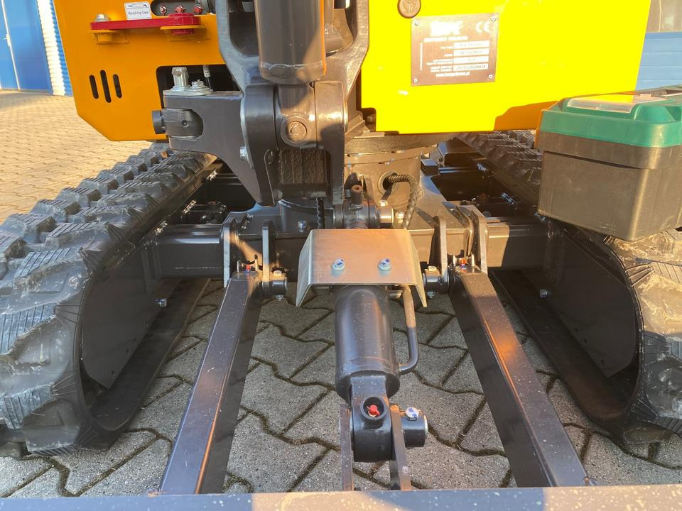 Mini excavator Minibagger BK2000NKSR inkl. Zubehörpaket *INKL.19% MWST*BERGER KRAUS*KUBOTA* KLIMA*SCHWENKARM*VERSTELLFAHRWERK*: picture 10 Mini excavator Minibagger BK2000NKSR inkl. Zubehörpaket *INKL.19% MWST*BERGER KRAUS*KUBOTA* KLIMA*SCHWENKARM*VERSTELLFAHRWERK*: picture 10