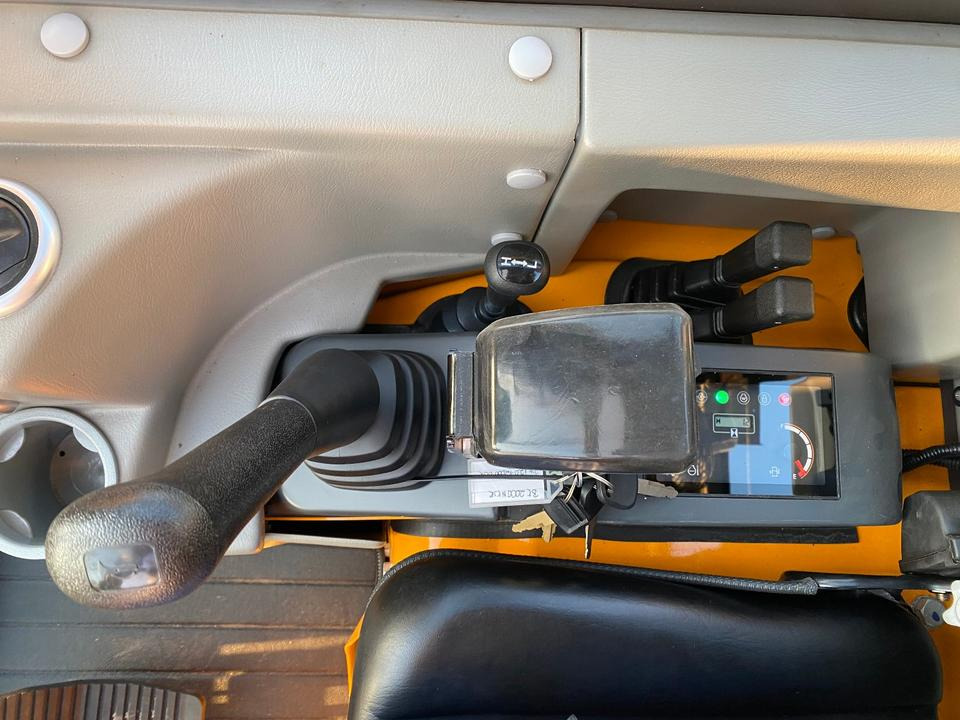 Mini excavator Minibagger BK2000NKSR inkl. Zubehörpaket *INKL.19% MWST*BERGER KRAUS*KUBOTA* KLIMA*SCHWENKARM*VERSTELLFAHRWERK*: picture 15 Mini excavator Minibagger BK2000NKSR inkl. Zubehörpaket *INKL.19% MWST*BERGER KRAUS*KUBOTA* KLIMA*SCHWENKARM*VERSTELLFAHRWERK*: picture 15