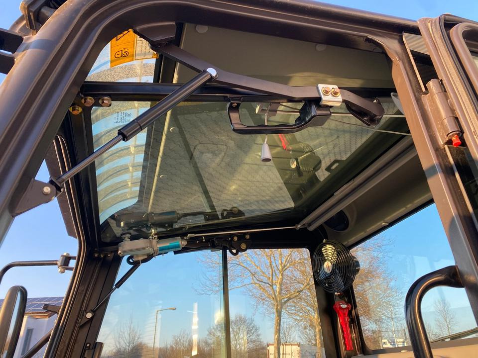 Mini excavator Minibagger BK2000NKSR inkl. Zubehörpaket *INKL.19% MWST*BERGER KRAUS*KUBOTA* KLIMA*SCHWENKARM*VERSTELLFAHRWERK*: picture 14 Mini excavator Minibagger BK2000NKSR inkl. Zubehörpaket *INKL.19% MWST*BERGER KRAUS*KUBOTA* KLIMA*SCHWENKARM*VERSTELLFAHRWERK*: picture 14