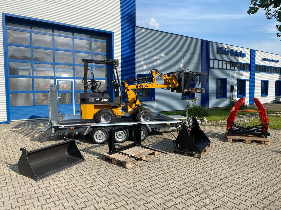Radlader/Hoflader BK906 inkl. Tieflader und großem Zubehörpaket *INKL.19% MWST*BERGER KRAUS*PERKINS*CE*SOFORT!* - Mini excavator: picture 1 Radlader/Hoflader BK906 inkl. Tieflader und großem Zubehörpaket *INKL.19% MWST*BERGER KRAUS*PERKINS*CE*SOFORT!* - Mini excavator: picture 1