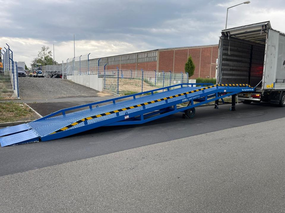 Verladerampe 8t Containerrampe LKW Rampe NEU *INKL.19% MWST*SOFORT VERFÜGBAR!* - Loading ramp: picture 2 Verladerampe 8t Containerrampe LKW Rampe NEU *INKL.19% MWST*SOFORT VERFÜGBAR!* - Loading ramp: picture 2